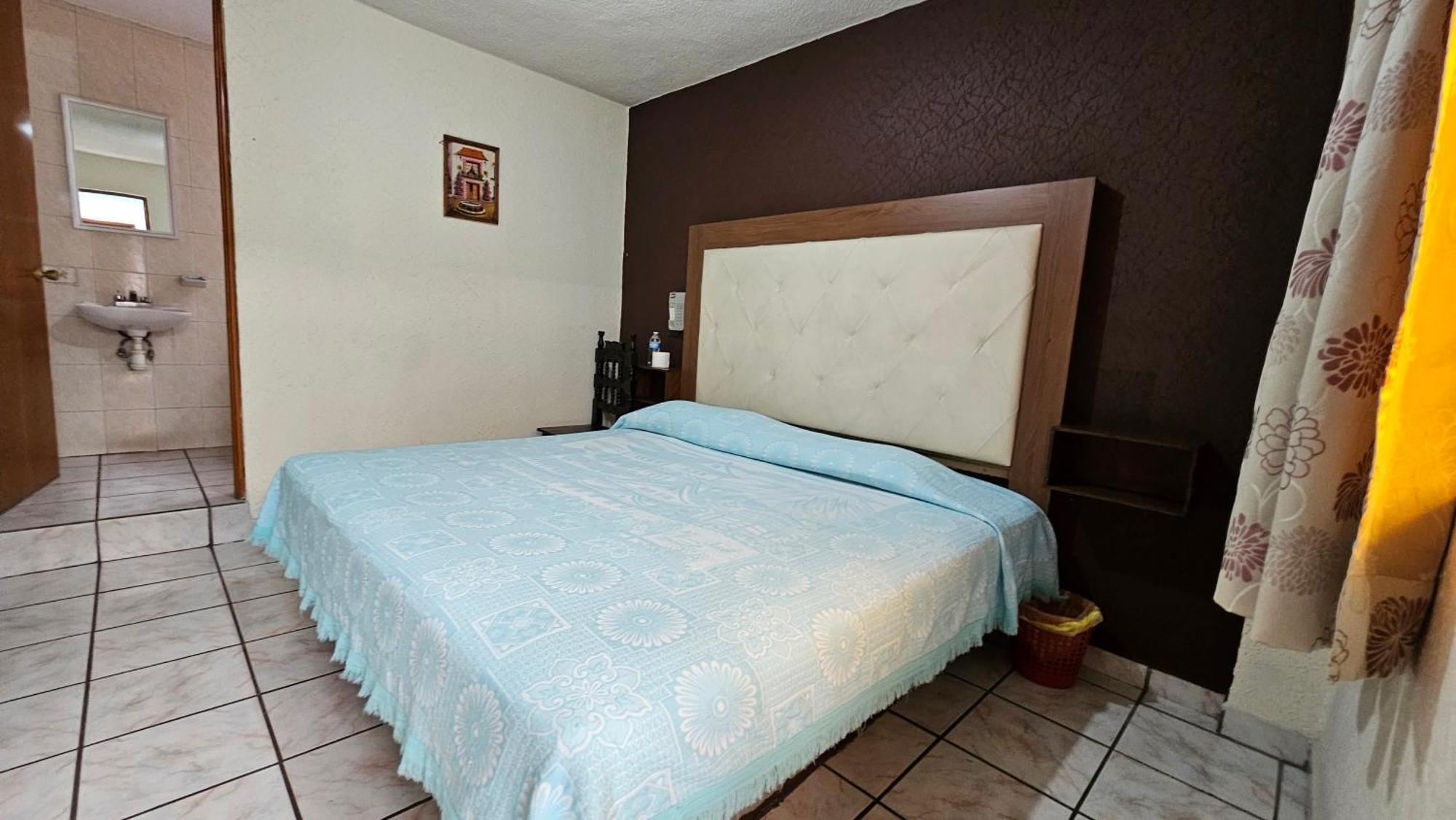 Hotel 2000 Morelia Esterno foto